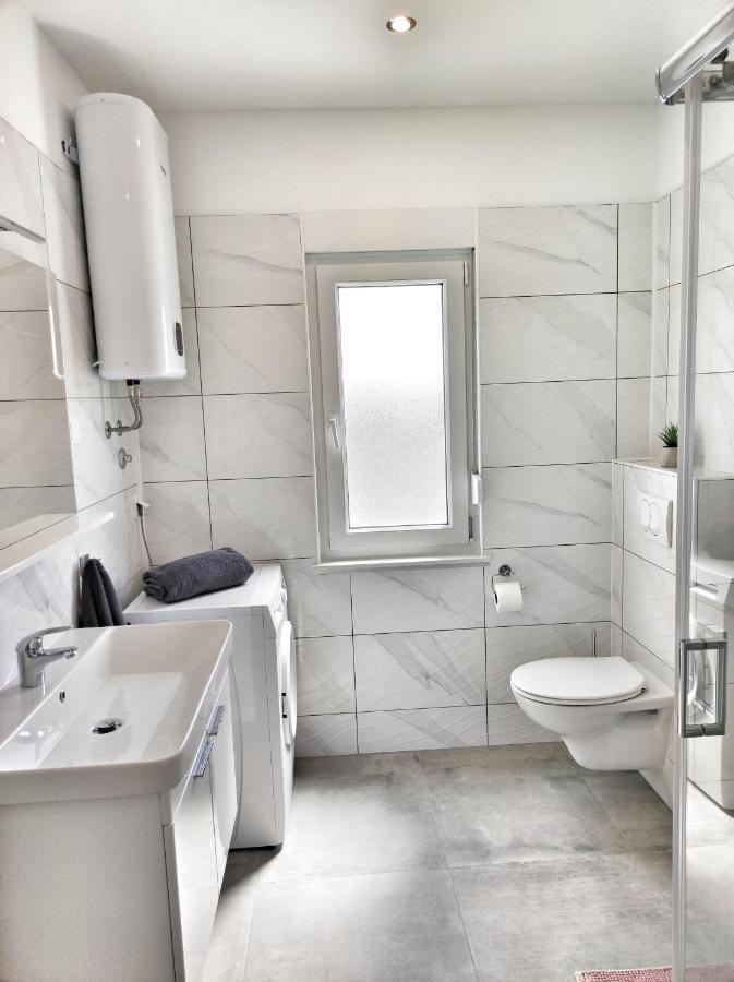 Apartment Sa Pogledom Na Pula
